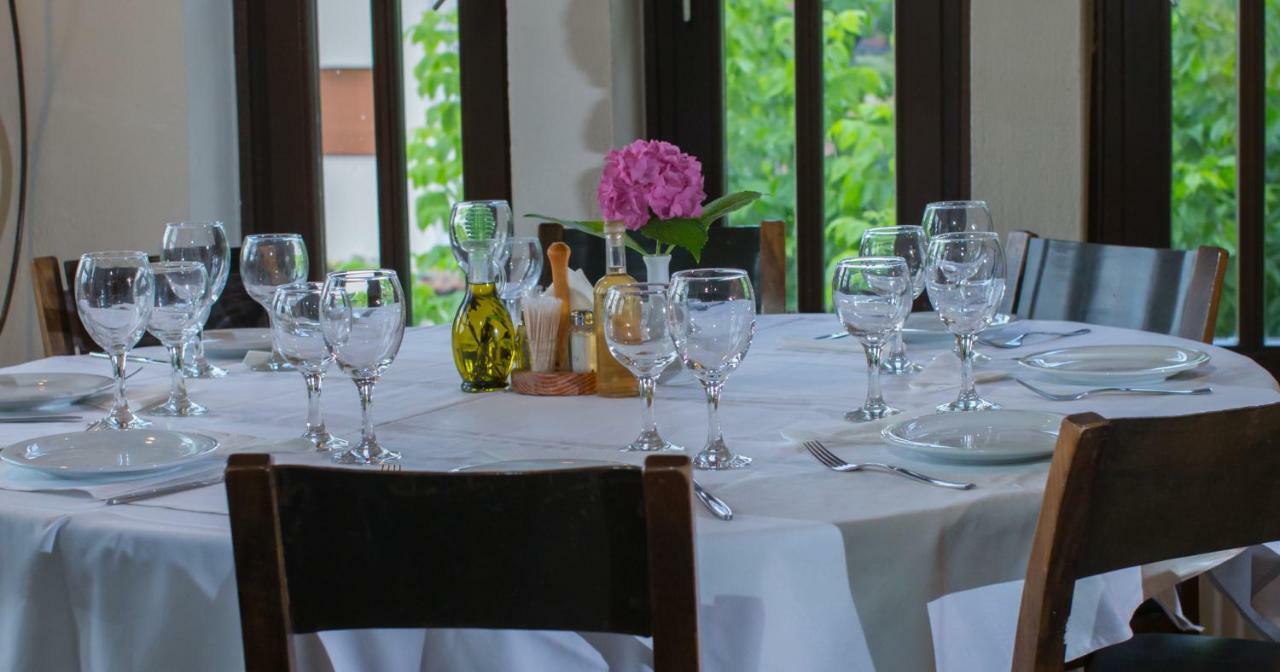 Oikoperiigitis Hotel ケルキニ エクステリア 写真