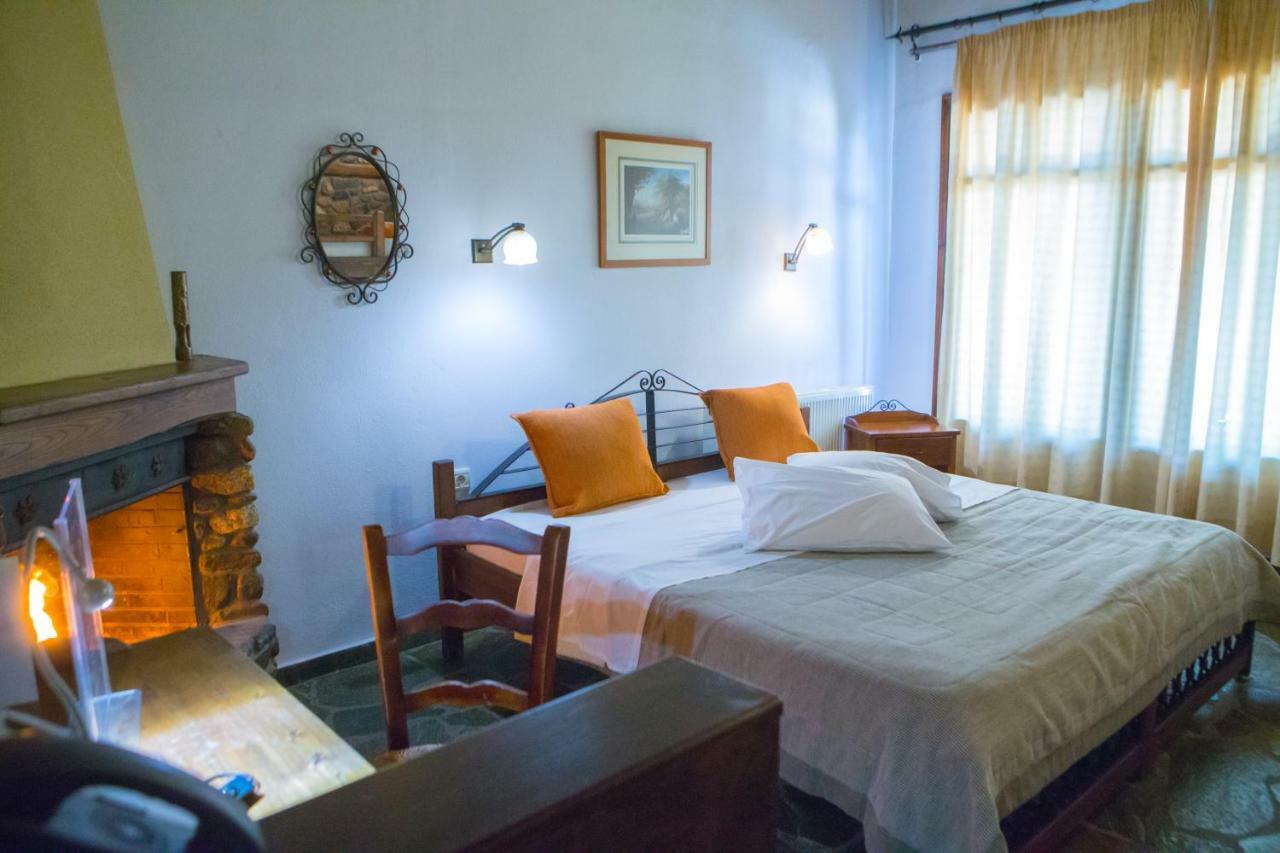Oikoperiigitis Hotel ケルキニ エクステリア 写真