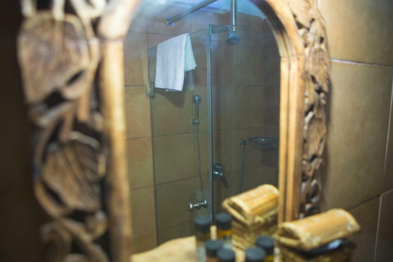 Oikoperiigitis Hotel ケルキニ エクステリア 写真